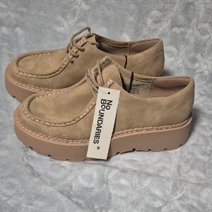 No Boundaries Women's Moc Toe Lace Up Shoe